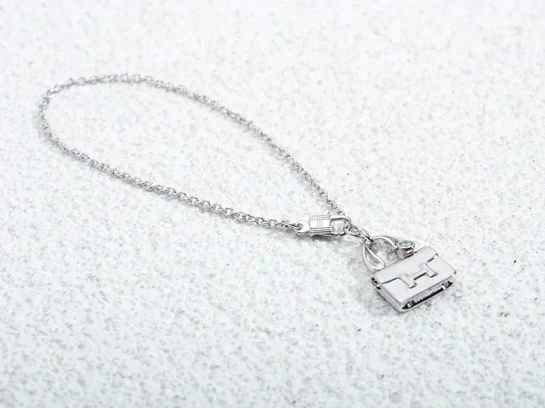 TimiAMULETTE PEDANT SILVER NECKLACE