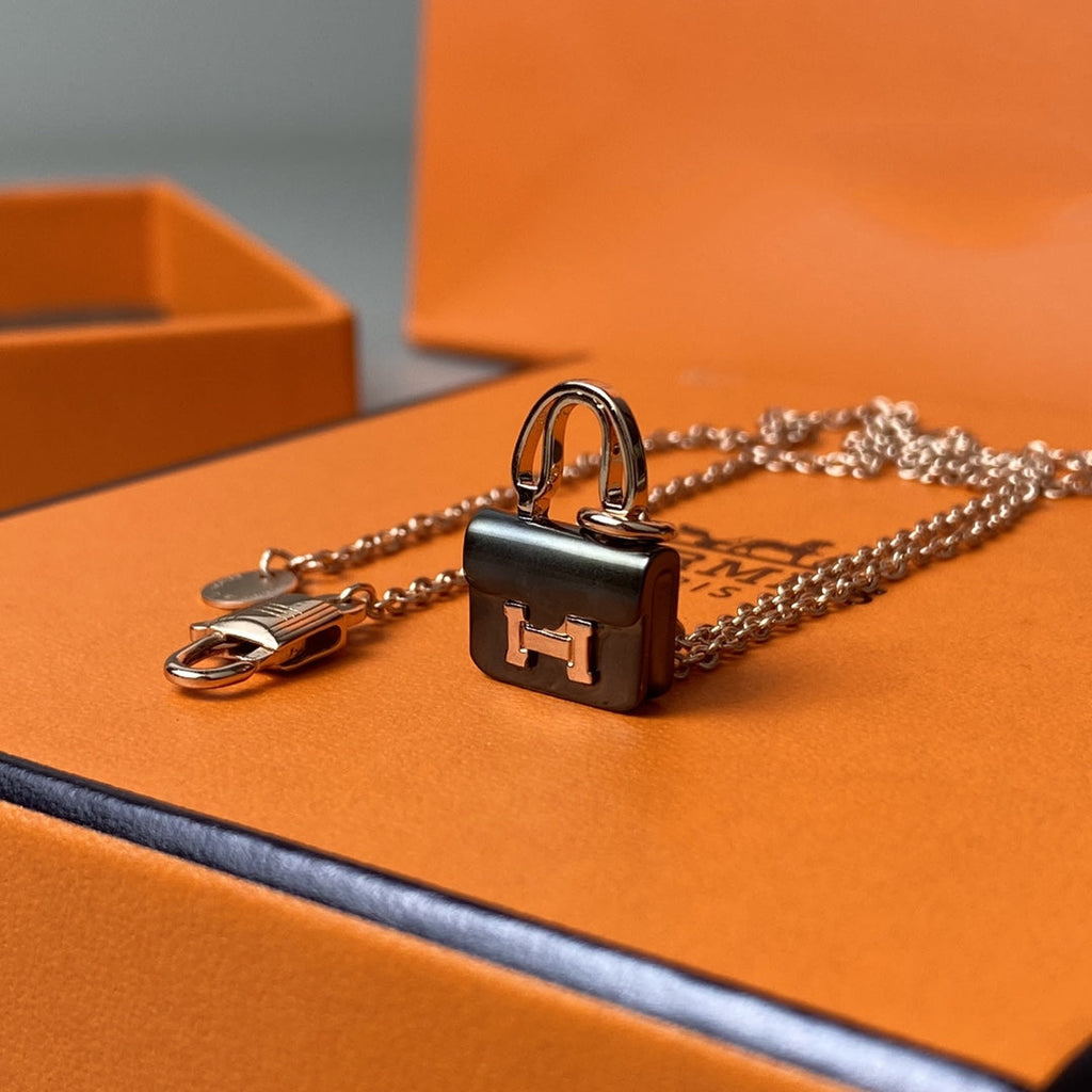 TimiCONSTANCE BLACK PEDANT PINK GOLD NECKLACE