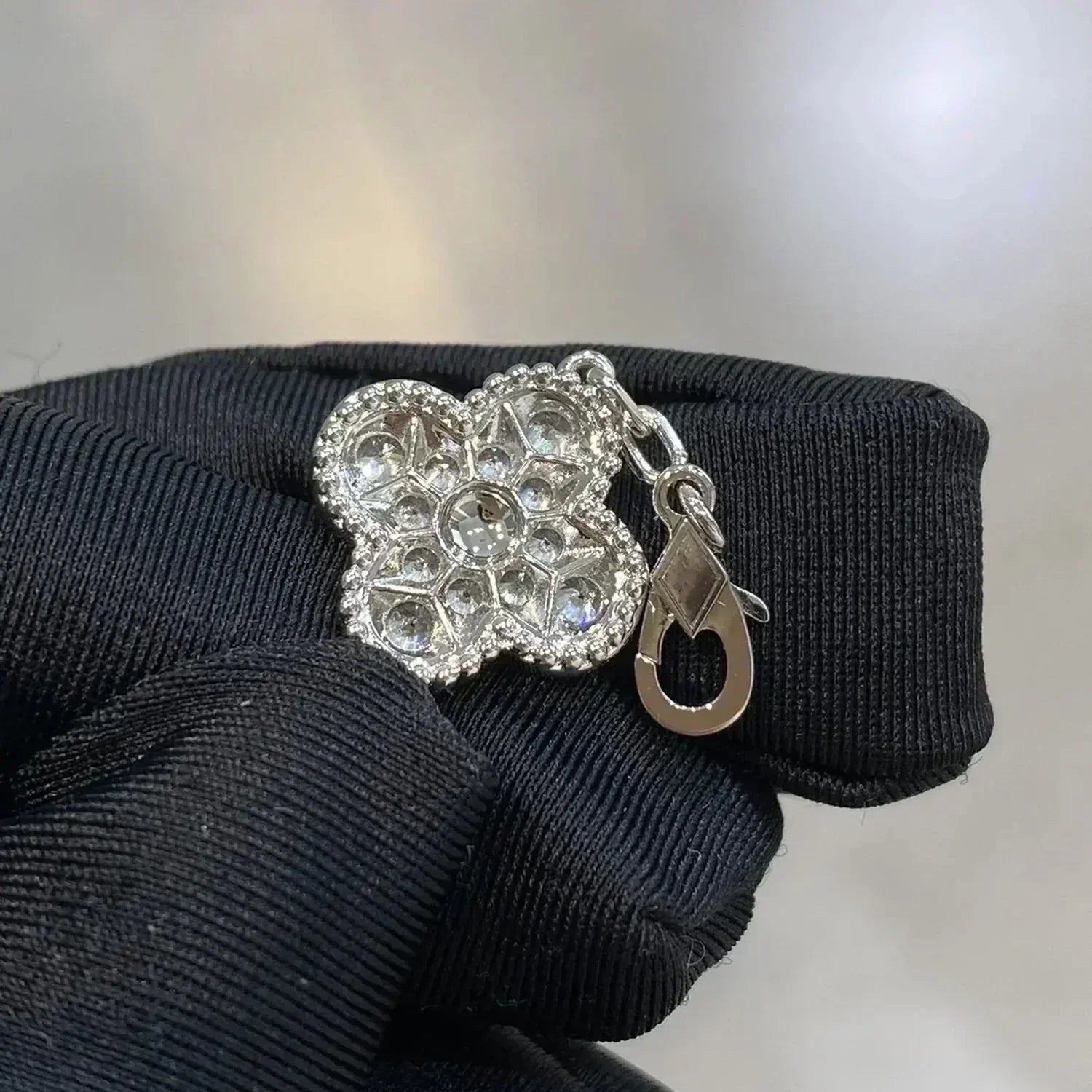 [Timi] New  CLOVER 5 MOTIF FULL DIAMOND BRACELET COLLECTION