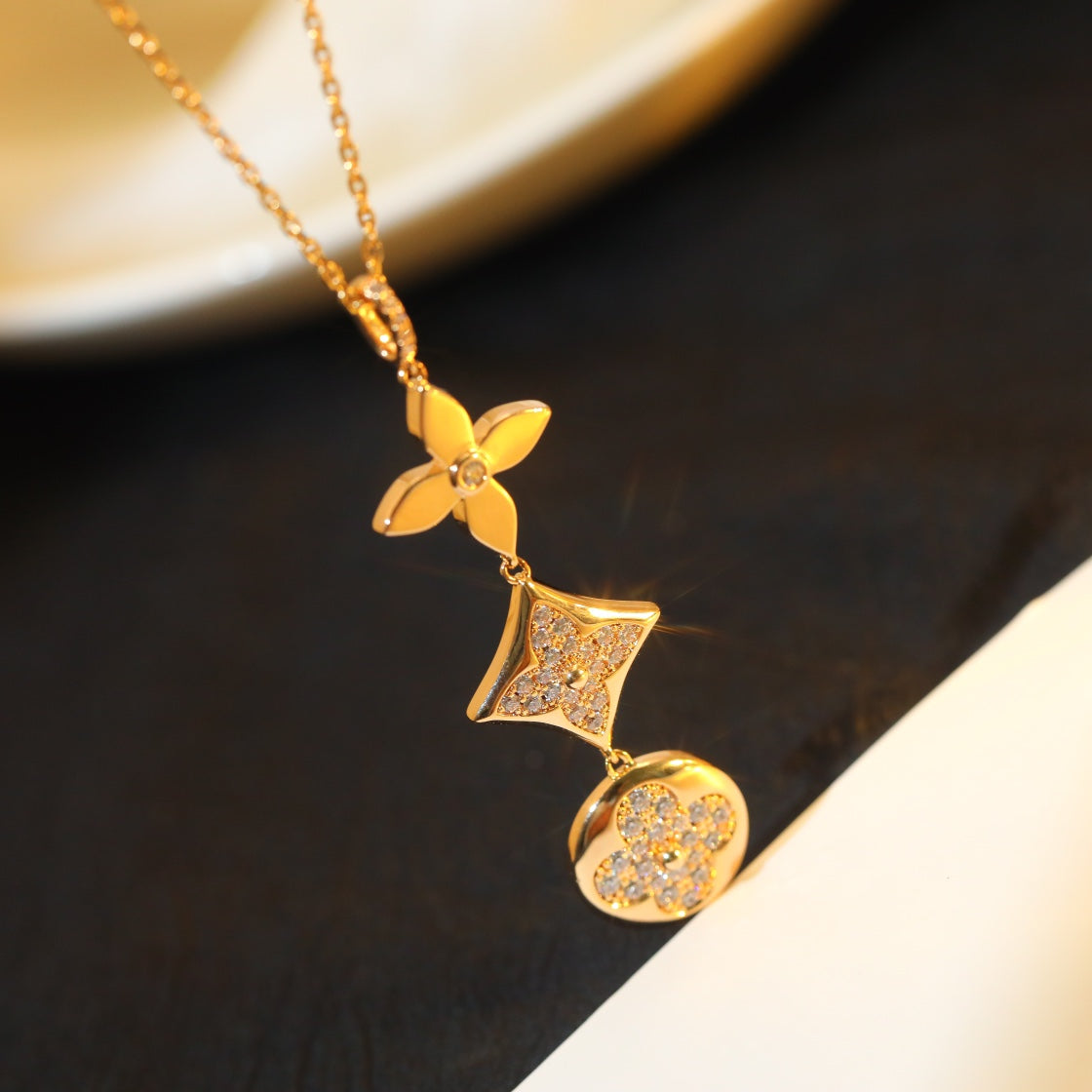 TimiSTAR AND SUN DIAMOND PINK GOLD NECKLACE