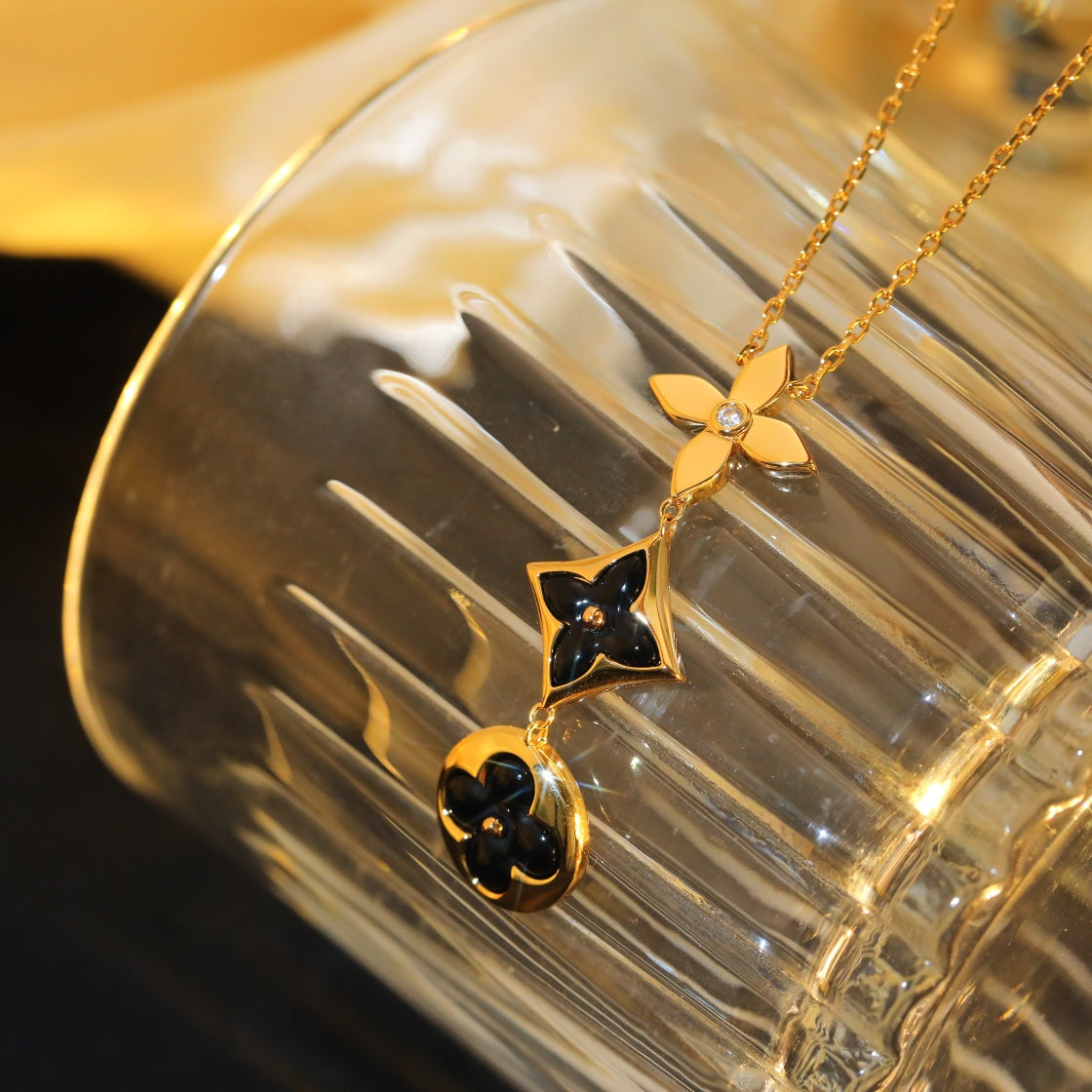 TimiSTAR AND SUN ONYX PINK GOLD NECKLACE