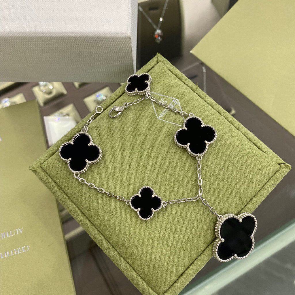 ¡®Timi¡¯CLOVER 5 MOTIFS SIVLER ONYX BRACELET