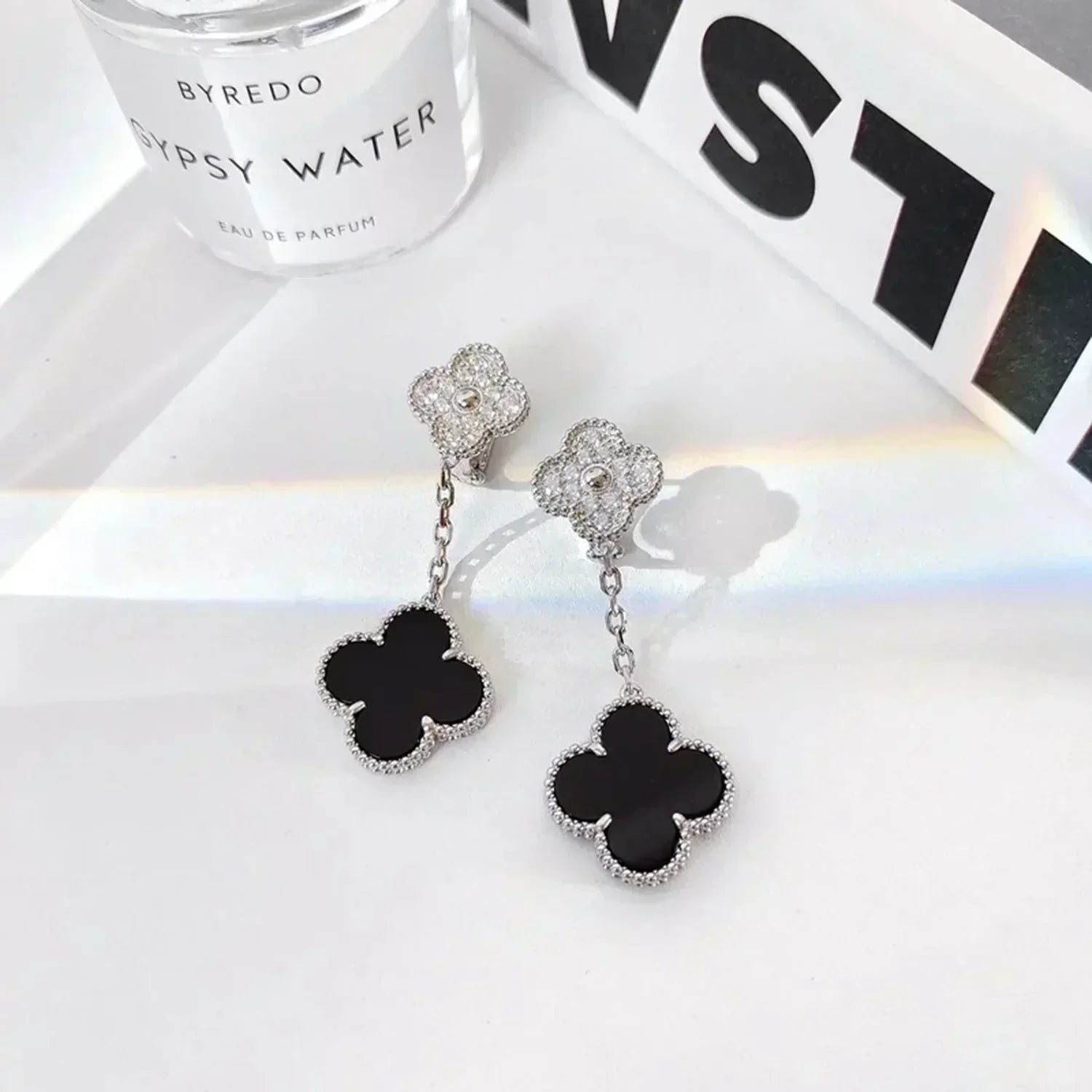 TimiCLOVER 2 MOTIFS  DIAMOND ONYX EARRINGS SILVER