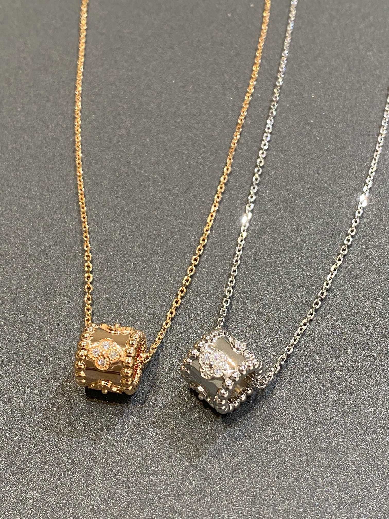 TimiPERLEE PEDANT SIVLER DIAMOND NECKLACE