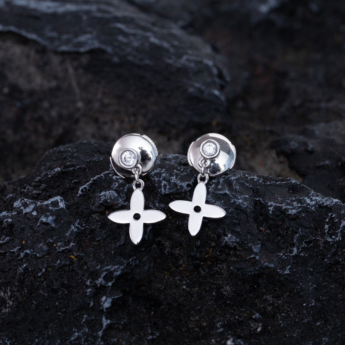 TimiVIDYLLE SILVER DIAMOND MINI DROP EARRINGS
