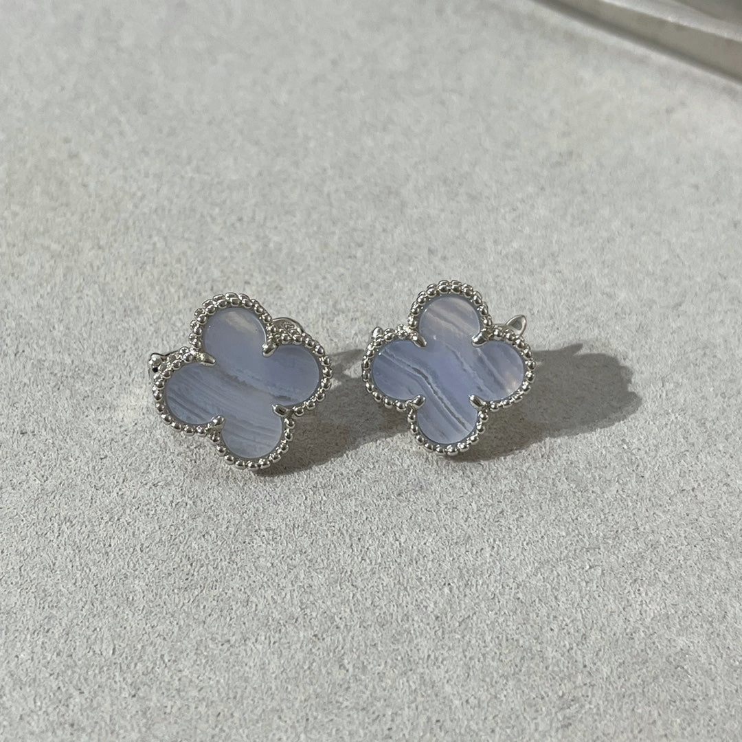 TimiCLOVER CHALCEDONY SILVER STUD EARRINGS