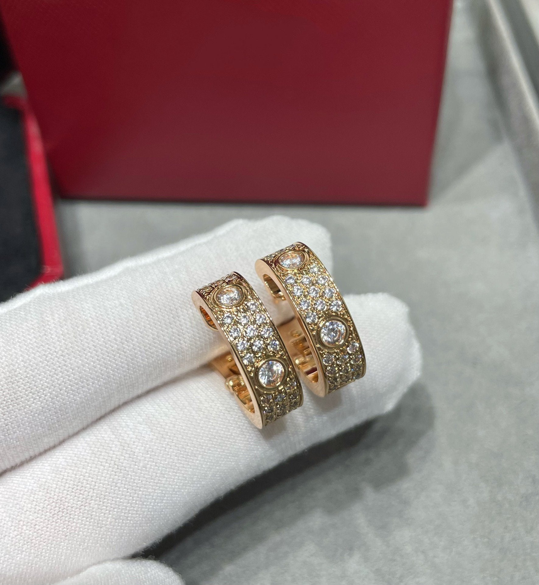 TimiLOVE 5.5MM DIAMOND PAVED EARRINGS