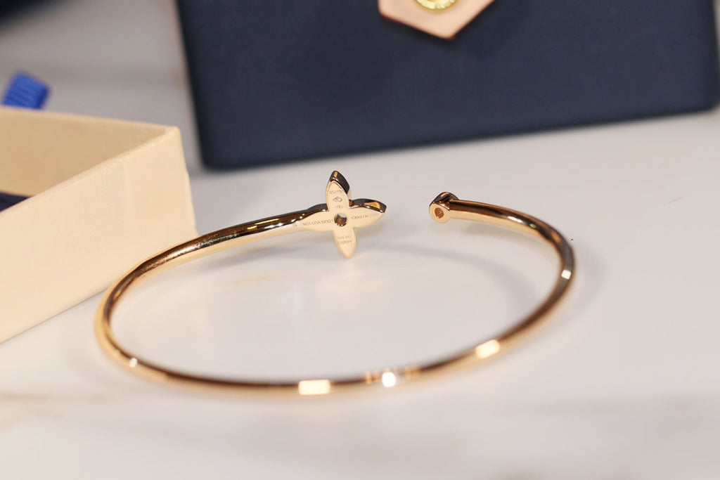 TimiIDYLLE GOLD OPEN BRACELET DIAMOND PAVED