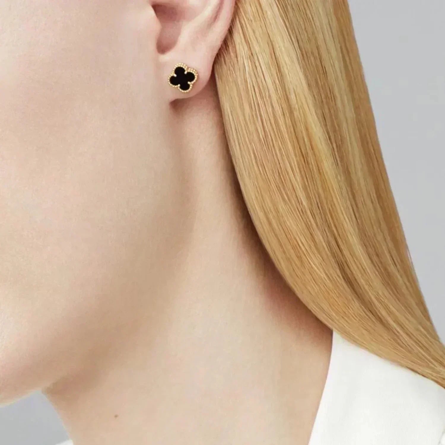 TimiCLOVER MINI 9.5MM BLACK MOP EARRINGS