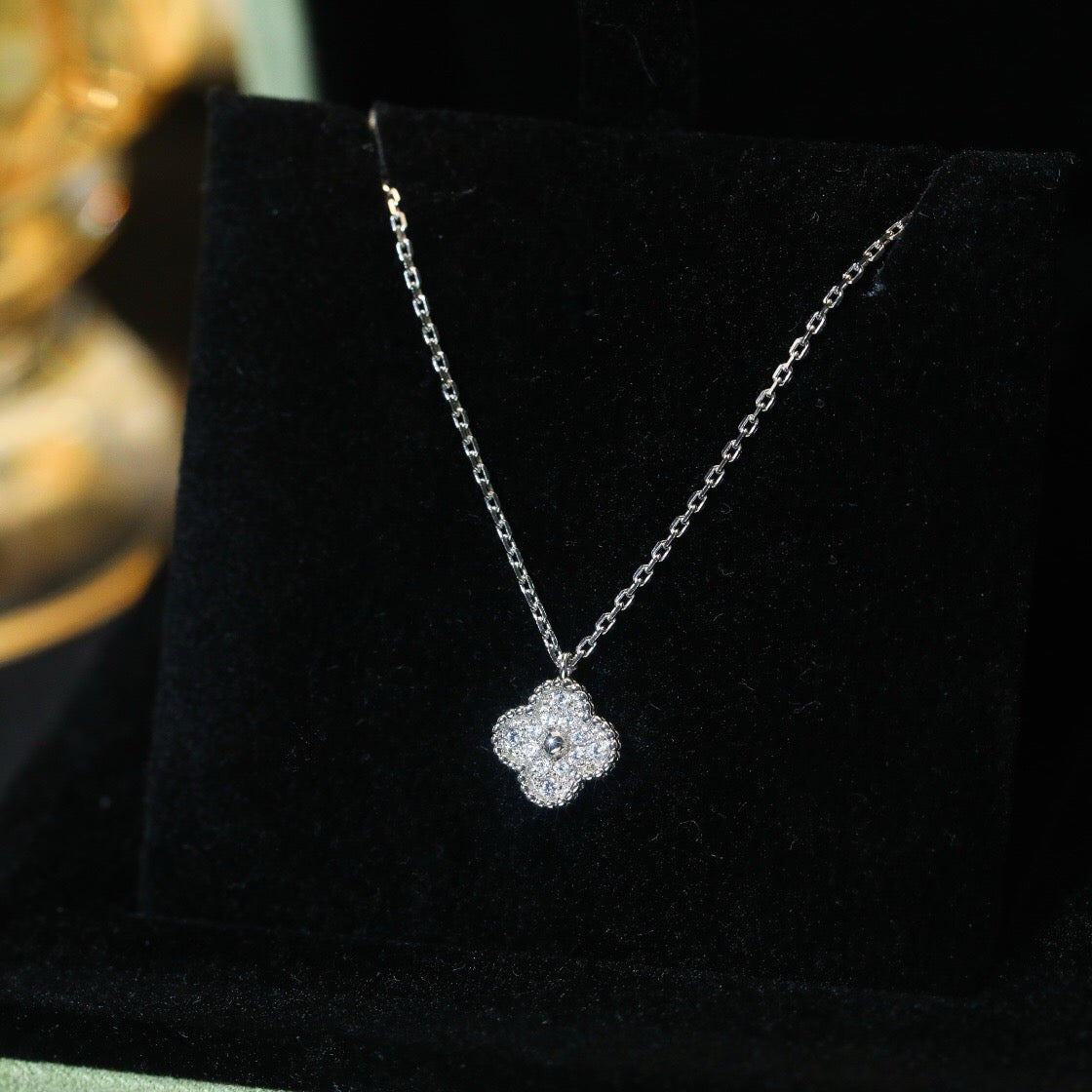 TimiCLOVER MINI 9.5MM PENDANT DIAMOND NECKLACE