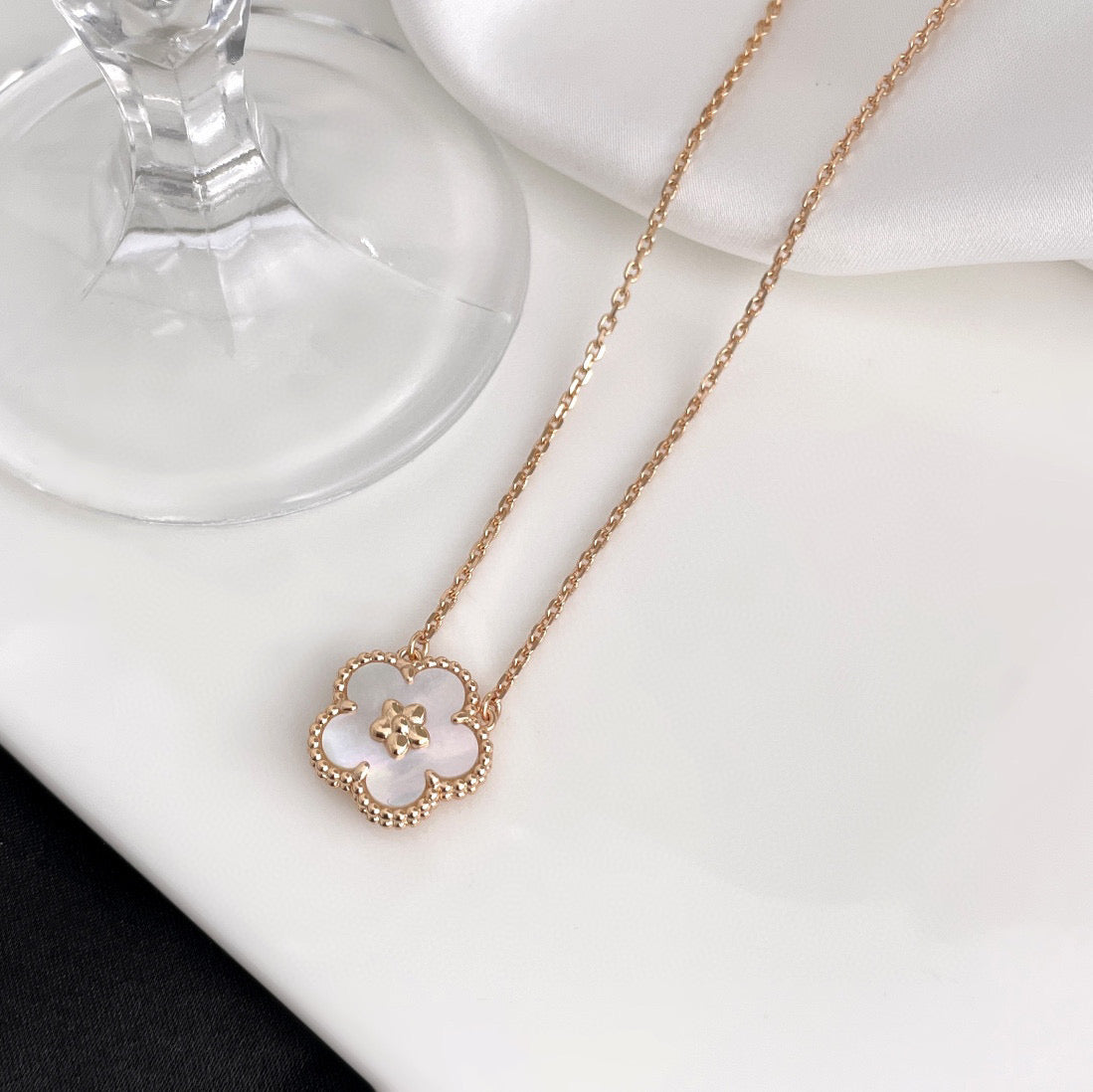 TimiLUCKY  WHITE MOP  PLUM BLOSSOM NECKLACE