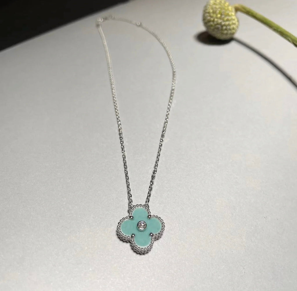 TimiCLOVER 1 DIAMOND LIGHT BLUE SILVER NECKLACE