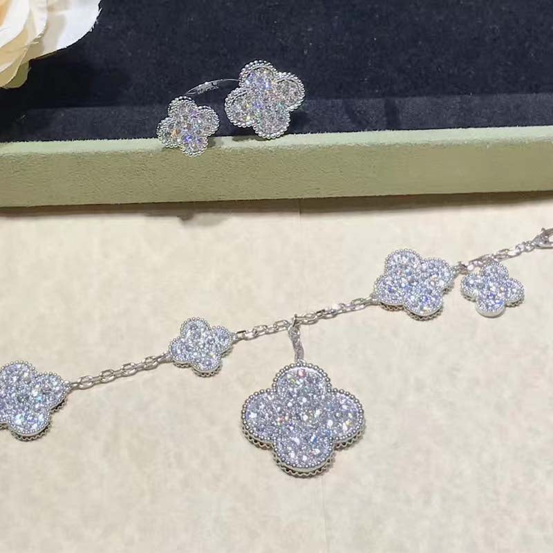 ¡®Timi¡¯CLOVER 6 MOTIFS SILVER DIAMOND BRACELET