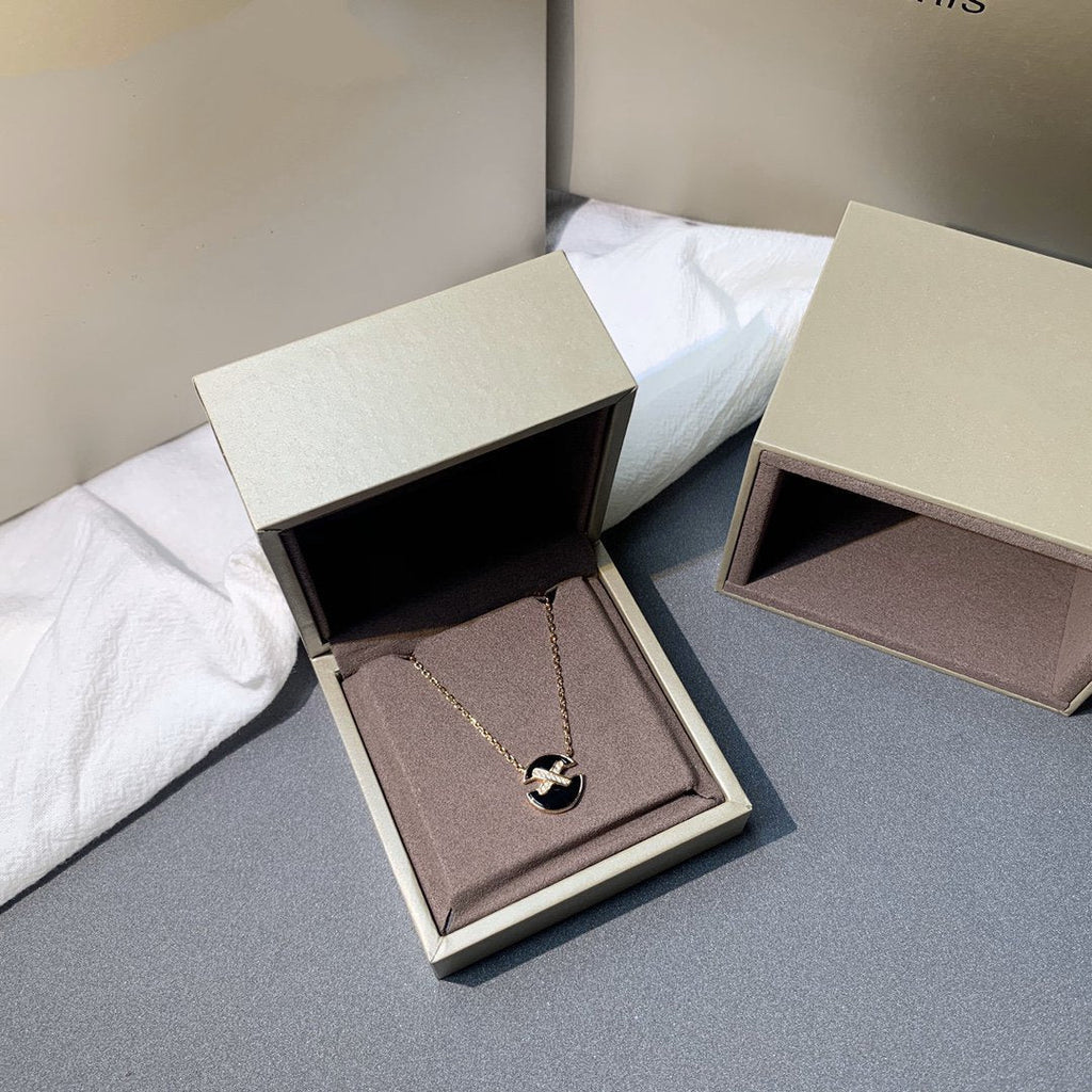 TimiJEUX DE PINK GOLD DIAMOND NECKLACE