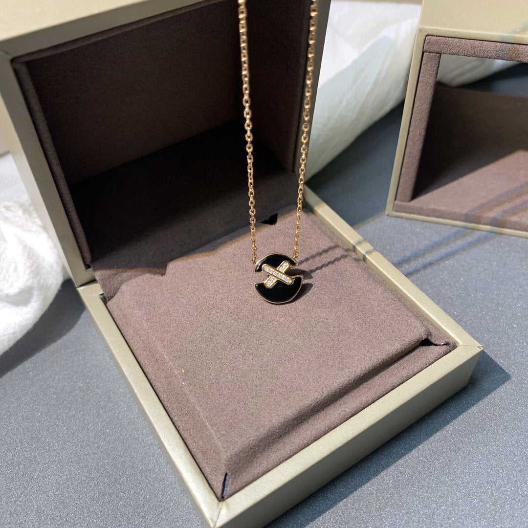 TimiJEUX DE PINK GOLD DIAMOND NECKLACE