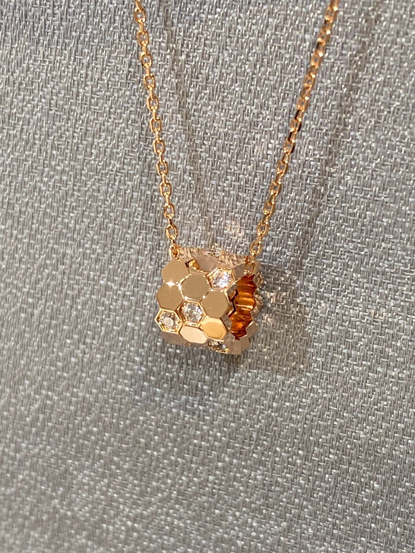 TimiBEE LOVE DIAMOND NECKLACE