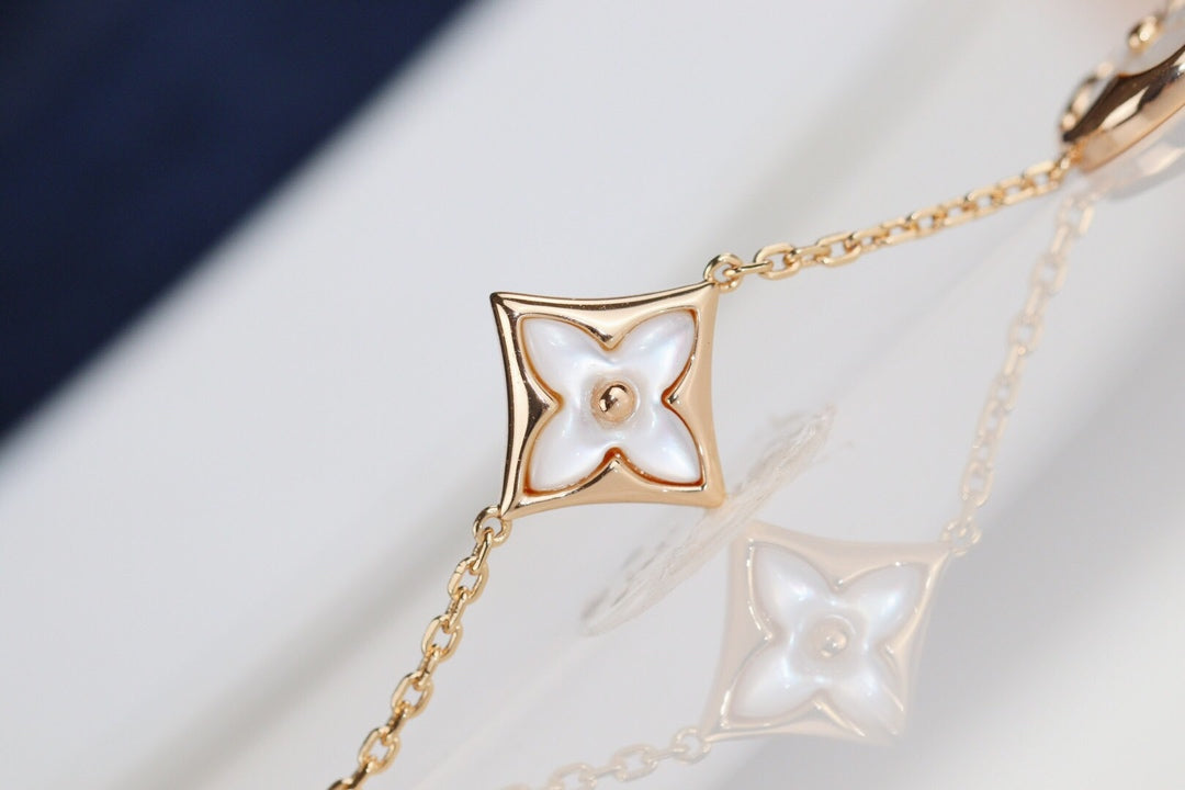 TimiLEAF CLOVER BRACELET