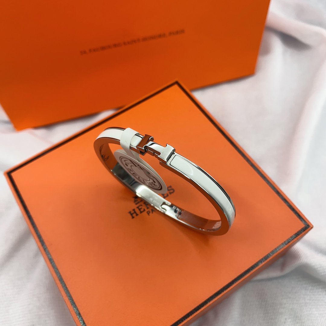 TimiCLASSIC HM CLIC WHITE 8MM ENAMEL BRACELET