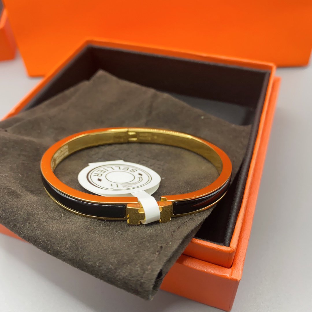TimiCLASSIC HM CLIC BLACK 8MM ENAMEL BRACELET