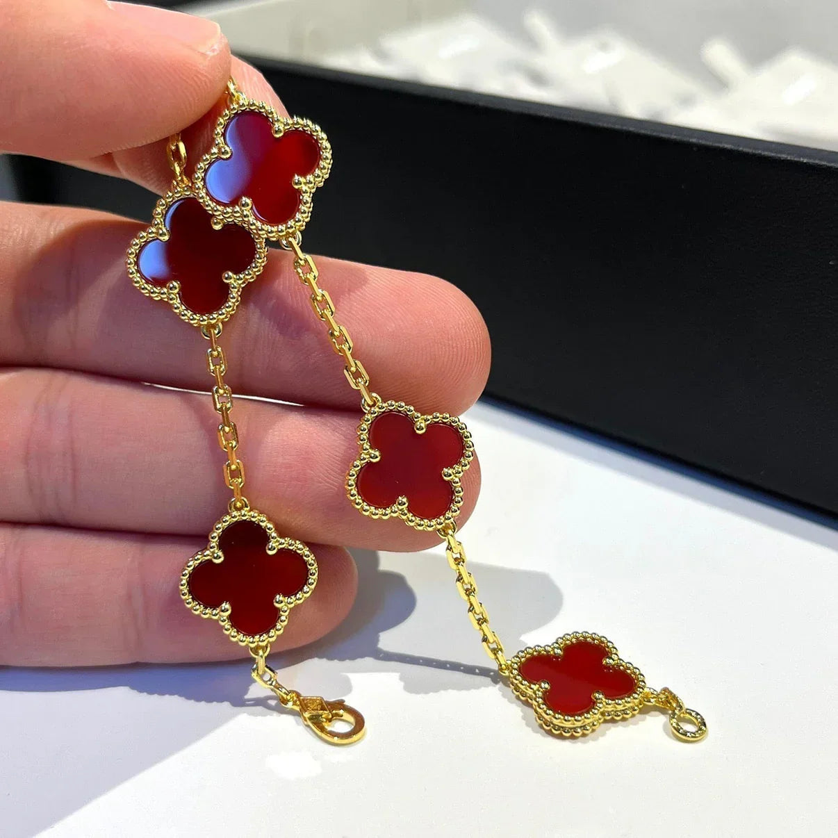 [Timi]New  CLOVER 5 MOTIF RED CORNELIAN BRACELET COLLECTION
