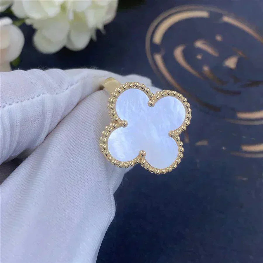 TimiCLOVER WHITE MOP RING