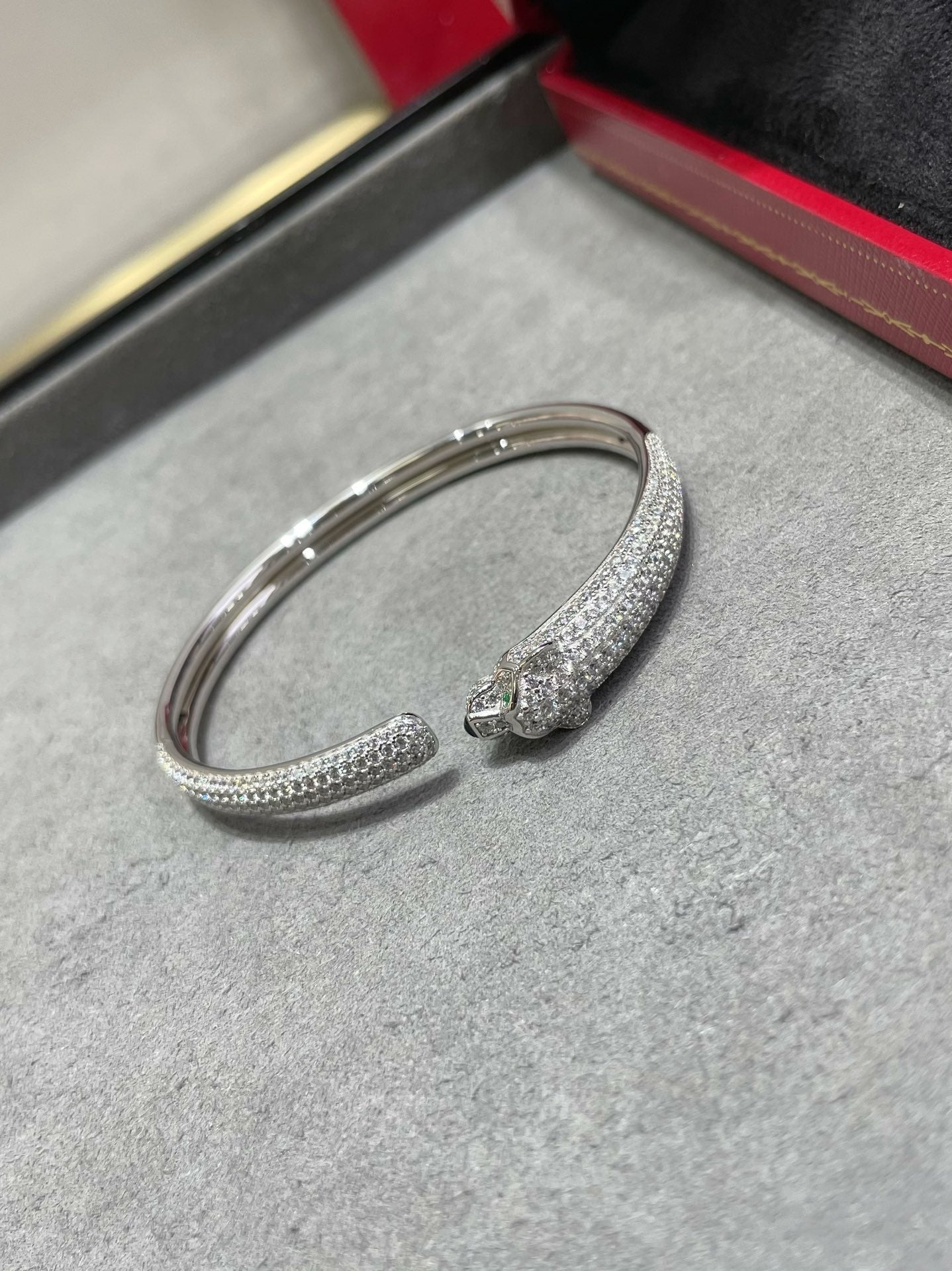 TimiPANTHERE FULL DIAMOND OPEN BRACELET